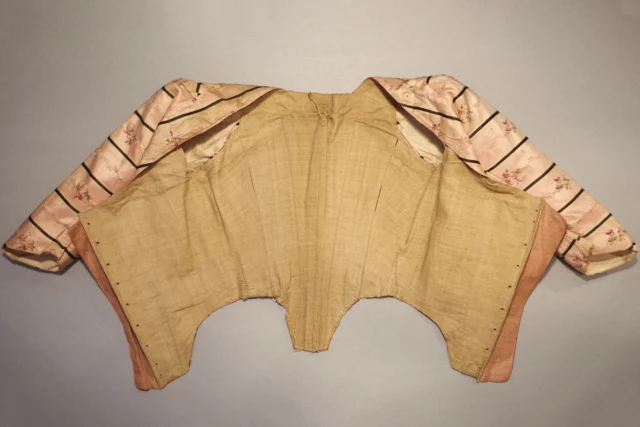 Have you ever wondered what the inside of an 18th-century gown looks like? @sophia___khan shares behind the seams of a late 1780s Robe à l’Anglaise from her personal collection!

At some point in it's history, the gown was turned into a separate bodice and petticoat, and the outer is constructed in silk with a linen lining. Sophia found the bodice has been boned with baleen, with the center front bones placed at the internal lacing strips possibly made from iron.

If you would like to check out some more swoon-worthy images of this gown and read about Sophia's recreation of this piece, the two-part article series is available in our archive now! Membership starts at just £20 per month - head to the bio to get started!
.
.
.
#dresshistory #historicalcostuming #costumer #sewing #historicalcostume #sewingtutorial #corsetry #learntosew #fashionhistory #18thcenturyfashion